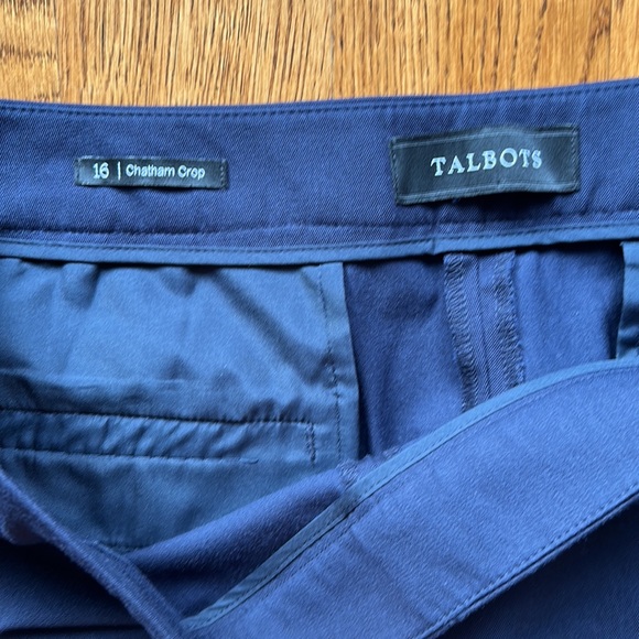 Navy blue stretch Chatham cropped pant with scalloped hem side zip 16 - Picture 7 of 8